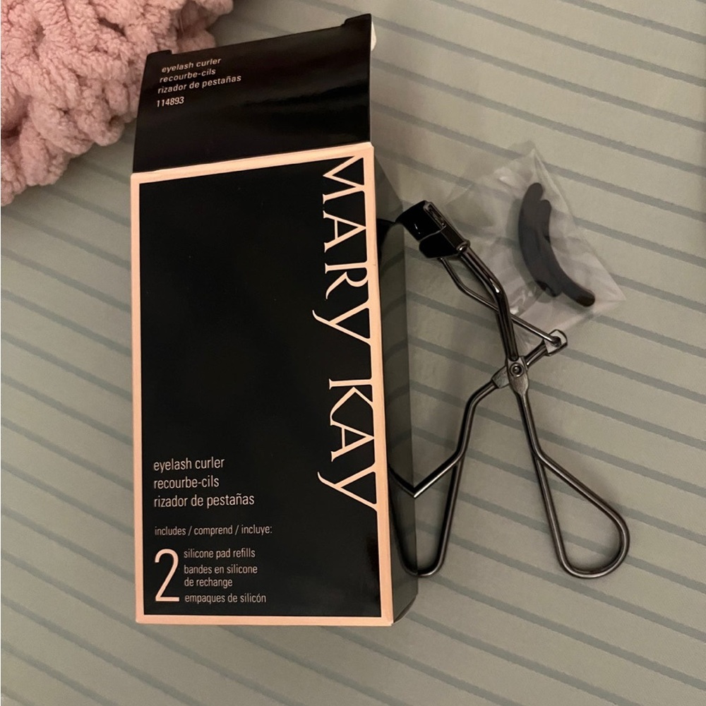 Mary Kay eye lash curler new